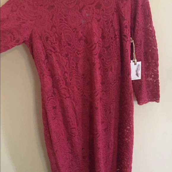 Jessica Simpson lace Maternity dress - Picture 2 of 3